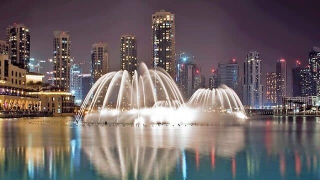 Dubai-Fountain-Boardwalk.jpg
