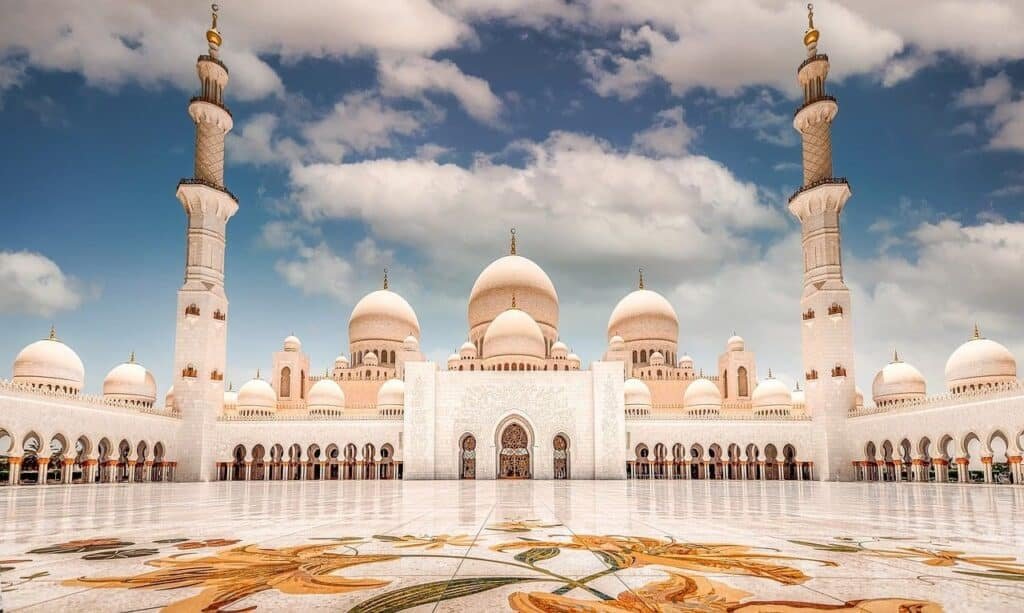 Sheikh-Zayed-Grand-Mosque-1.jpg